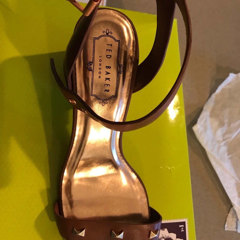 Ted Baker sandals - Picture 3 of 7